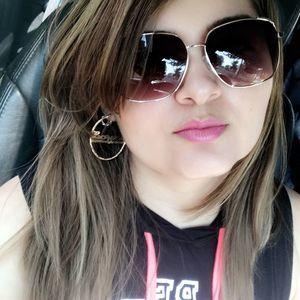 Meet your Posher, Lorena